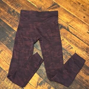 SPANX Camo Burgundy Leggings size XS